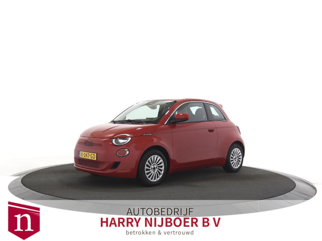 Fiat 500 RED 24 kWh Navigatiesysteem / DAB ontvanger / Keyless start