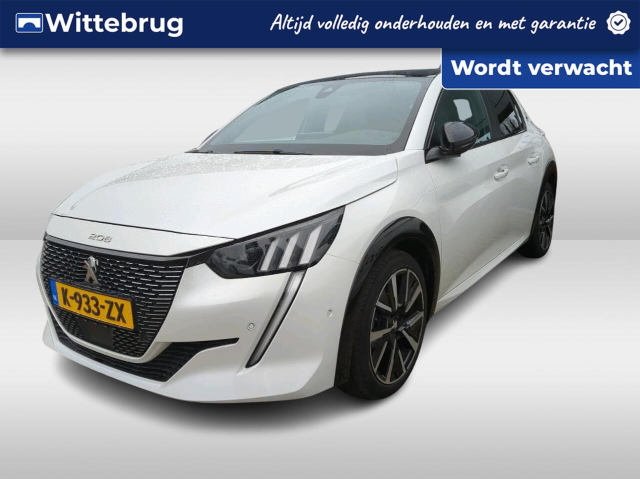 Peugeot 208 1.2 PureTech GT Pack Automaat | Panoramadak | Verwarmde voorstoelen | Anti dodehoeksensor