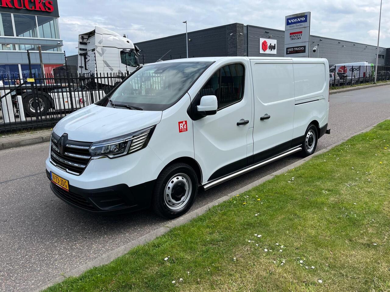Renault TRAFIC E-Tech Red L2 H1, Nieuwstaat/New condition, Airco, Nav, Camera