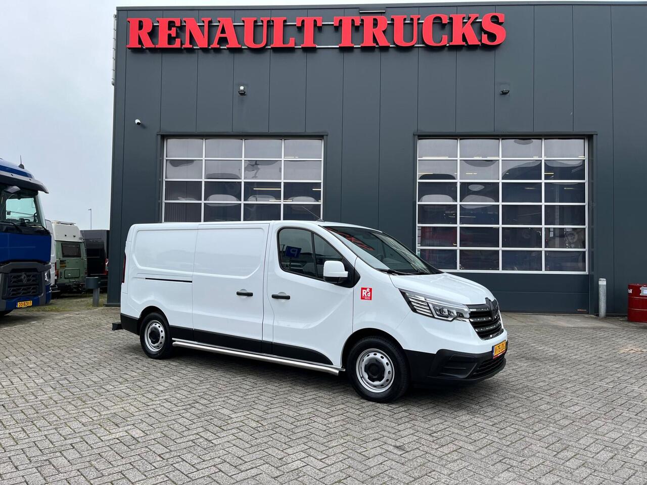 Renault TRAFIC E-Tech Red L2 H1, Nieuwstaat/New condition, Lees omschrijving/Read description