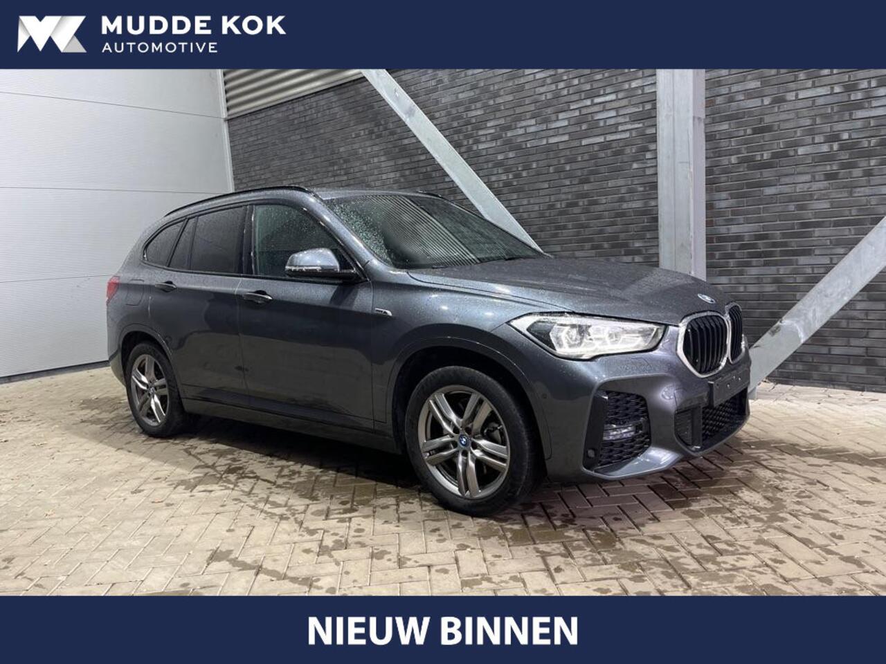 BMW X1 xDrive25e High Executive | M-Sport | Automaat | Panoramadak | Head-Up | Stoel+Stuurverwarming | Camers