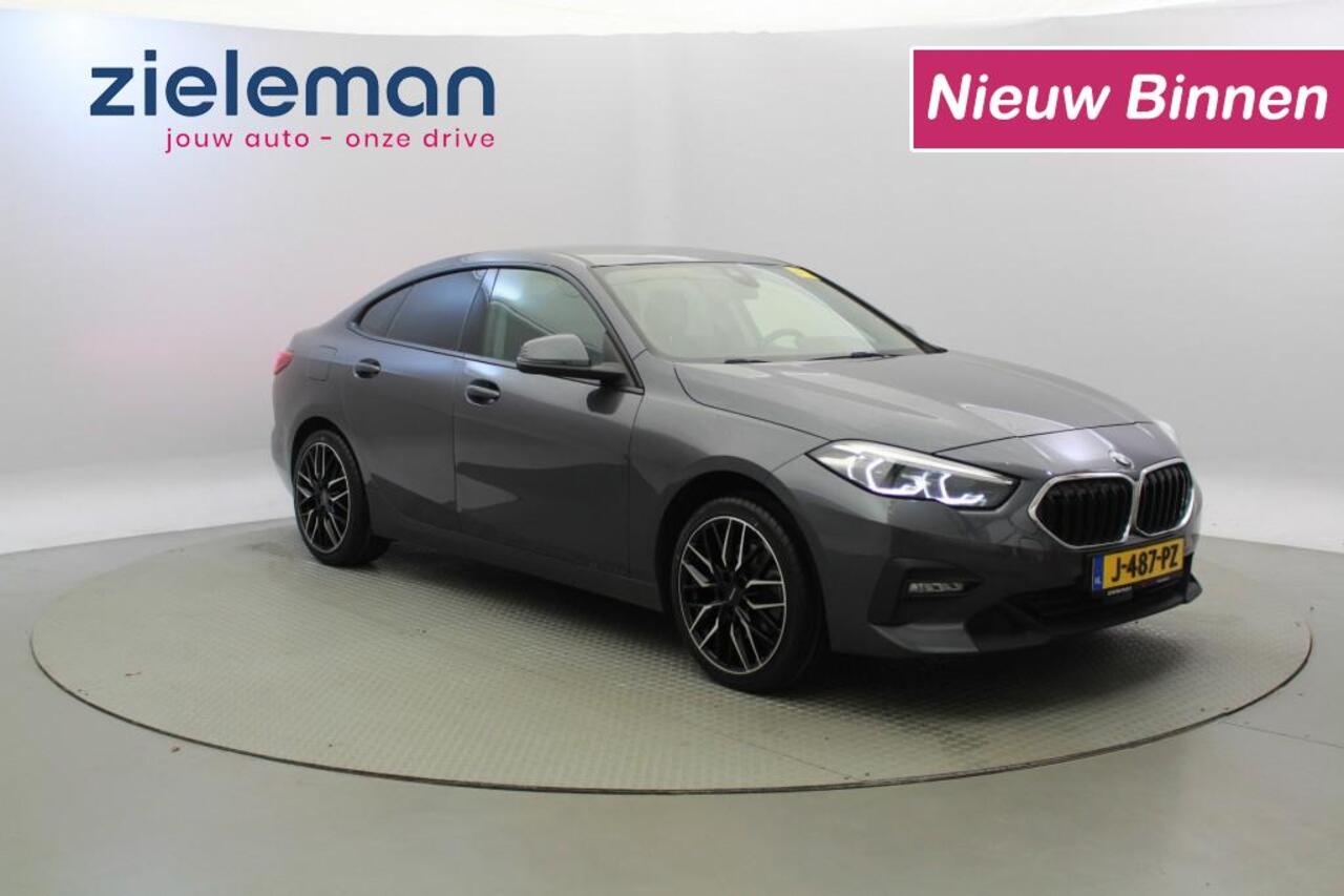 BMW 2-SERIE 218I Executive edition – Carplay, Navi, Clima