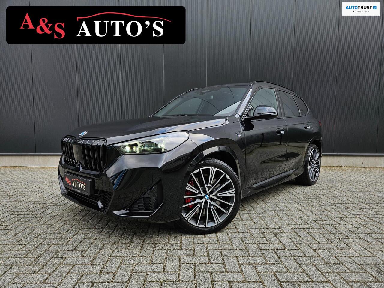 BMW X1 SDrive20i M Sport Panoramadak 360camera Hud Acc Sfeerverlichting