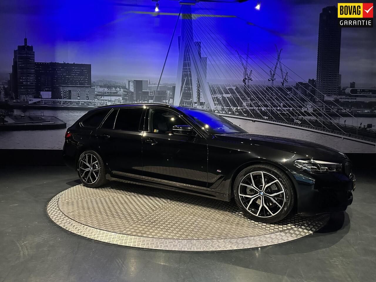 BMW 5-SERIE Touring 520i High Executive M-Pakket *Camera*Leer*