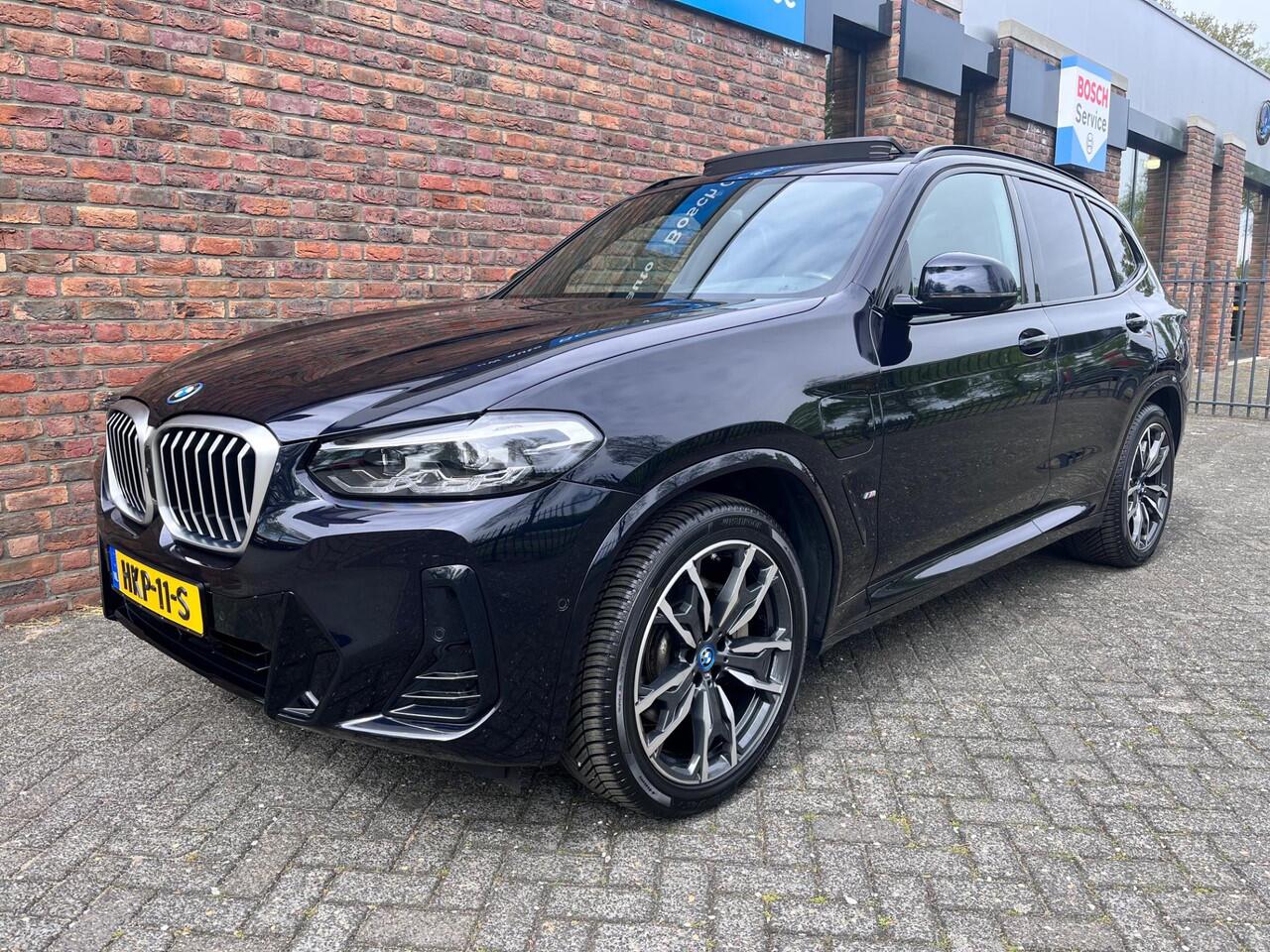 BMW X3 XDrive 30e High Executive M-Sport Panoramadak Camera