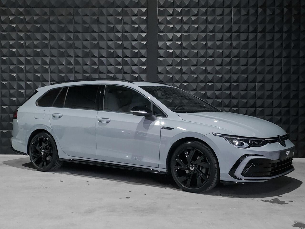 Volkswagen GOLF 1.5 eTSI R-Line | Pano | H&K | HUD | Side | Trekhaak | IQ Light | Keyless |