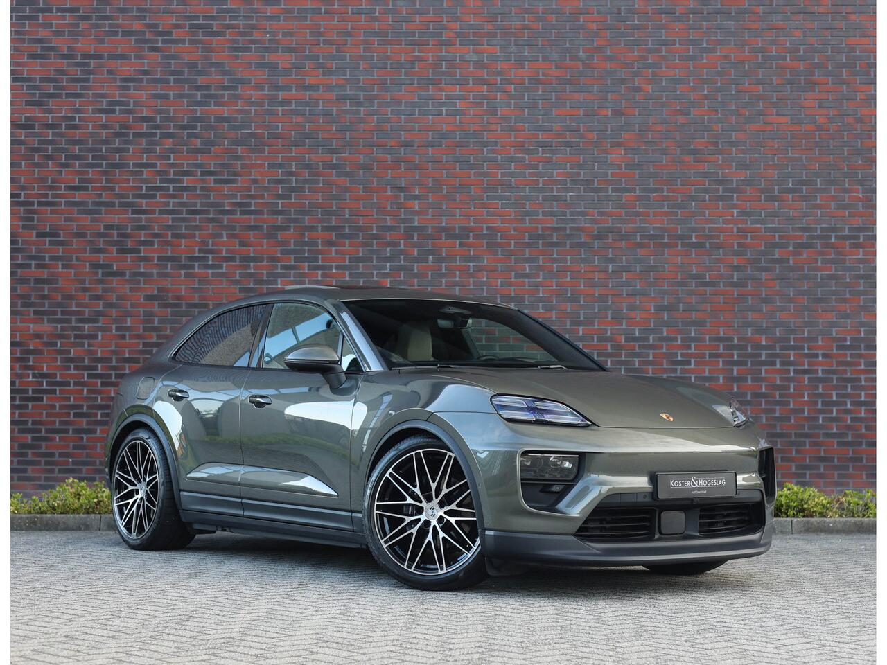 Porsche MACAN 4 100 kWh *Pas. Display*BOSE*Pano*HUD*