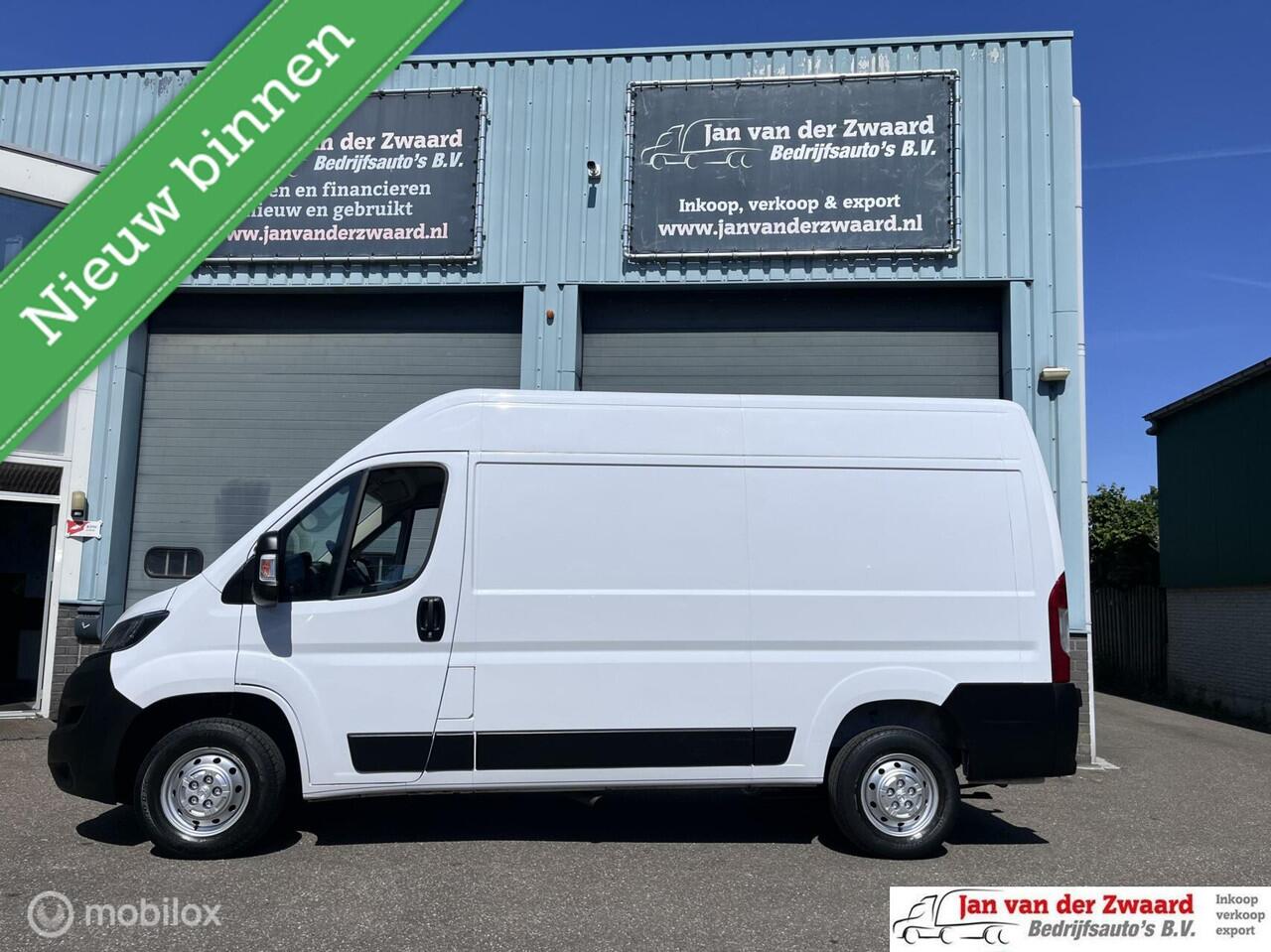 Peugeot BOXER 330 2.2 BlueHDi 120 Lang hoog EURO 6 3 zitplaatsen Trekhaak Airco
