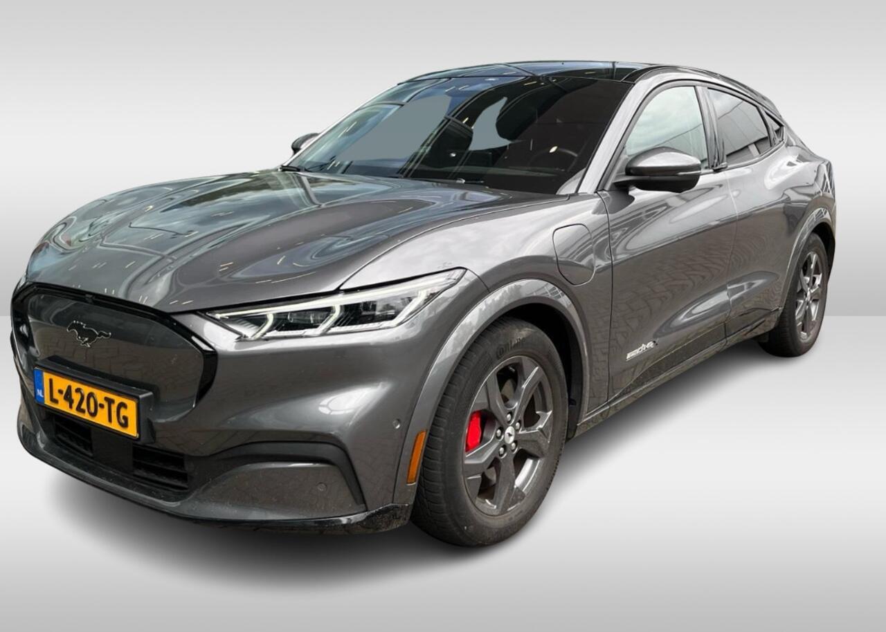 Ford MUSTANG Mach-E Extended First Edition AWD 98 kWh / Panoramadak / Camera / Leder / 19” / B&O / Keyless / DAB / Dodehoek / ACC / Navigatie / Sfeerverlichting / Stoelverwarming