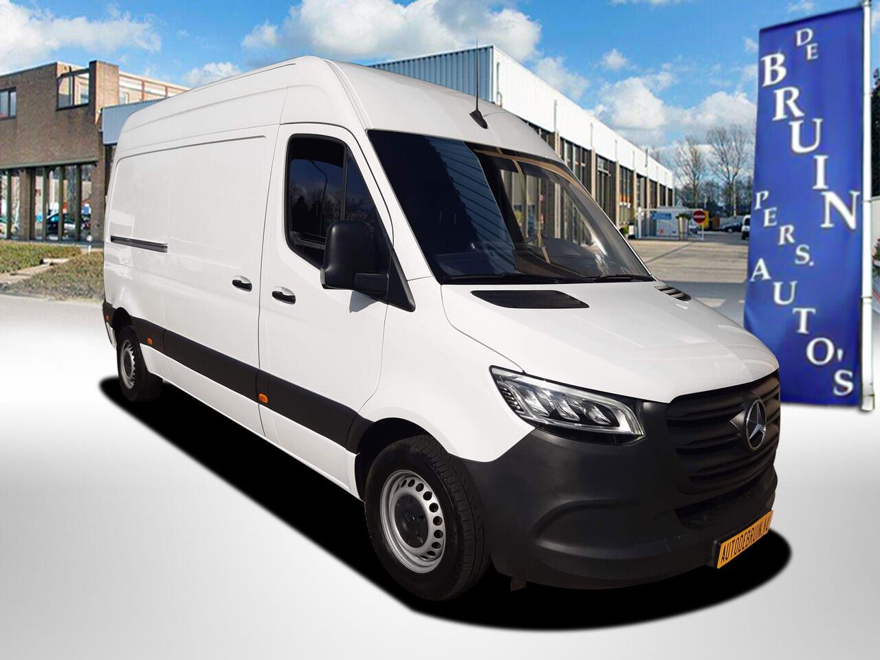 Mercedes-Benz SPRINTER 150Pk L2/H2 MBux Navigatie Camera 3-Persoons Trekhaak