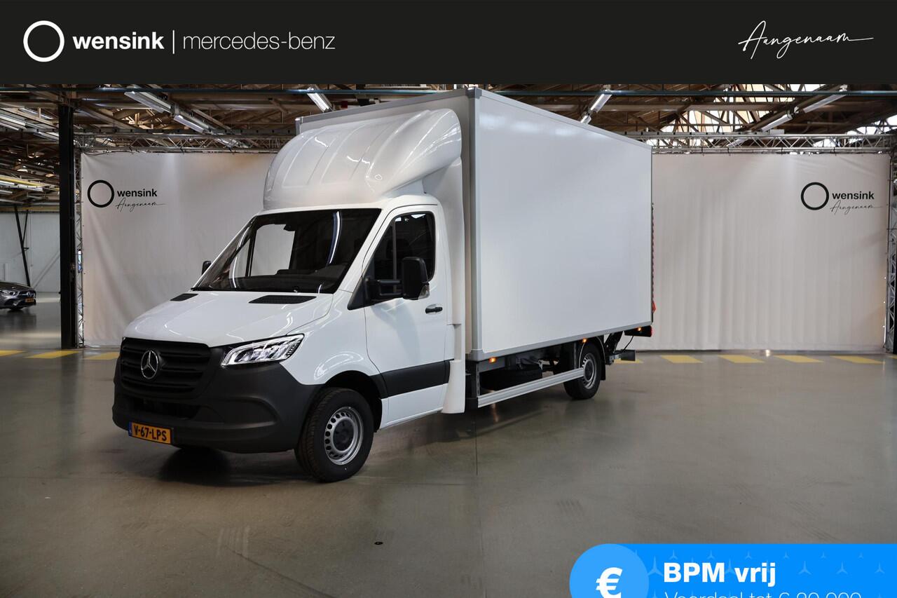 Mercedes-Benz SPRINTER 317 CDI Aut. | Bakwagen met DHollandia Laadklep | Zijdeur | NIEUW! | MBUX 10″ | LED | Groot Navigatie | Airco | Cruise Control | Lederen Stuurwiel | Carplay / Android Auto