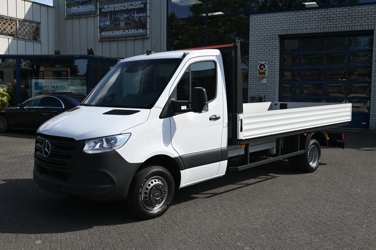 Mercedes-Benz SPRINTER 519 CDI L3 Pro Open laadbak 3500kg trekhaak, Navigatie met Smartphone integratie, Geveerde stoel