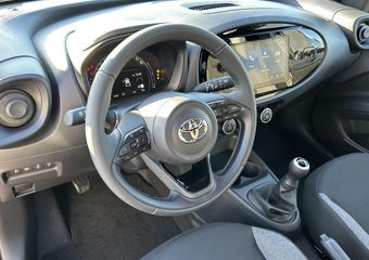 Toyota AYGO X 1.0 VVT-i MT play **NIEUWE AUTO/ DIRECT LEVERBAAR**