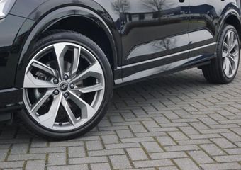 Audi Q2 35TFSI S-Tronic S-Line Panodak / 19 Inch LM / Matrix LED/Virtual