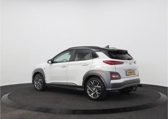 Hyundai Kona EV Premium 64 kWh | Leder | Navigatie | Trekhaak | 18 Inch | 1e