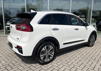 KIA e-Niro DynamicLine 64 kWh FABRIEKSGARANTIE T/M JUNI 2027 of 150.000km