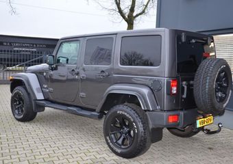 Jeep WRANGLER 2.8D SAHARA Unlimited Moparone Hardtop Grijskenteken.