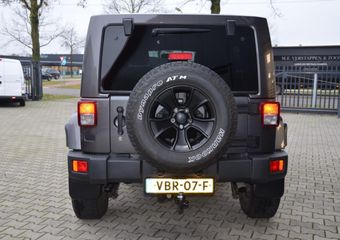 Jeep WRANGLER 2.8D SAHARA Unlimited Moparone Hardtop Grijskenteken.