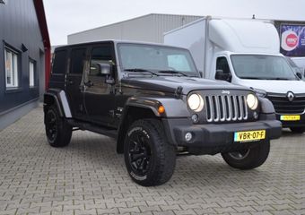 Jeep WRANGLER 2.8D SAHARA Unlimited Moparone Hardtop Grijskenteken.