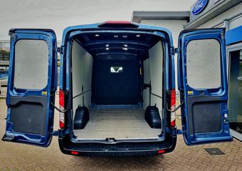 Ford TRANSIT 350 2.0 TDCi 170pk L2H2 Trail Edition *UNIEK* Leer Voorruitverwarming Dealeronderhouden