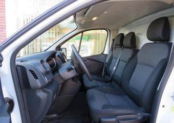 Renault TRAFIC 2.0 dCi 120 T29 L2H1 Comfort