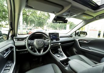 Toyota RAV4 2.5 Hybrid AWD Executive Premium Trekhaak, Treeplanken, Stoel verwarmd + koeling, Dodehoekdetectie, Elek.stoelen + Geheugen , All-in Rijklaarprijs