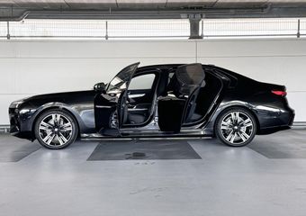 BMW i7 eDrive50 | Selections