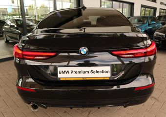 BMW 2-SERIE Gran Coupé 218i Sport-Line / Parking pack / Navigatie