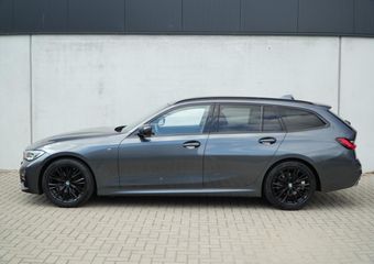 BMW 3-SERIE Touring 320i High Executive M Sport | Leder | Laser | HiFi | 18″