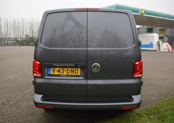 Volkswagen TRANSPORTER T6.1 Highline 2.0 TDI 150 PK L2H1 AUTOMAAT | INCL. BETIMMERING!