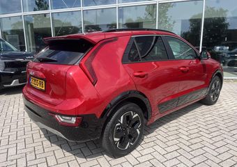 KIA e-Niro EV DynamicPlusLine 64.8 kWh | Panoramisch schuifdak | Cruise control | Apple Carplay/Android auto | Achteruitrijcamera | Navigatie |