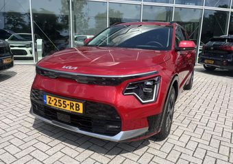 KIA e-Niro EV DynamicPlusLine 64.8 kWh | Panoramisch schuifdak | Cruise control | Apple Carplay/Android auto | Achteruitrijcamera | Navigatie |