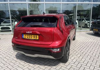 KIA e-Niro EV DynamicPlusLine 64.8 kWh | Panoramisch schuifdak | Cruise control | Apple Carplay/Android auto | Achteruitrijcamera | Navigatie |