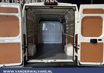 Peugeot BOXER 2.2BlueHDi 140pk L2H2 Euro6 Airco | Camera | Navigatie | Trekhaak Cruisecontrol, Parkeersensoren, Bijrijdersbank