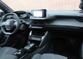 Peugeot 208 1.2 PureTech GT 100PK |CAMERA|CRUISE CONTROL|NAVI|