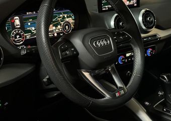 Audi Q2 35 TFSI 3x S-Line Pano ACC Camera Matrix B&O