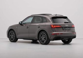 Audi Q5 50 TFSI e S edition Competition Luchtvering Trekhaak Panodak B&O ACC