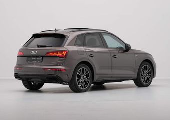 Audi Q5 50 TFSI e S edition Competition Luchtvering Trekhaak Panodak B&O ACC