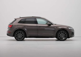 Audi Q5 50 TFSI e S edition Competition Luchtvering Trekhaak Panodak B&O ACC