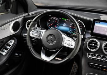 Mercedes-Benz C-KLASSE Estate 300 e Business Solution AMG | Digitaal display | Nightpakket | Stoelverwarming | Navigatie | Led-koplampen | Achteruitrijcamera | Elektr. achterklep