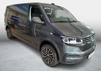 Volkswagen TRANSPORTER Bedrijfswagens Highline 2.0 TDI L2H1 28 110 kW / 150PK | Multifunctioneel stuurwiel | Armleuningen voor beide voorstoelen | Navigatiesysteem Discover Media (10″) inclusief streaming & internet pakket | Parkeerhulp vóór en achter |