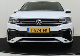 Volkswagen TIGUAN Allspace 1.5 TSI R-Line Business+ 7p. | Parkeerassistent | Keyless | Stoel- en stuurwielverwarming | Achteruitrijcamera | Dodehoek detectie | LED matrix verlichting | Navigatie |