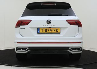 Volkswagen TIGUAN Allspace 1.5 TSI R-Line Business+ 7p. | Parkeerassistent | Keyless | Stoel- en stuurwielverwarming | Achteruitrijcamera | Dodehoek detectie | LED matrix verlichting | Navigatie |