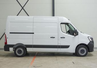 Renault MASTER T33 2.3 dCi 135PK L2H2 BPM VRIJ! Airco Cruise control Parkeersensoren Navigatie Trekhaak