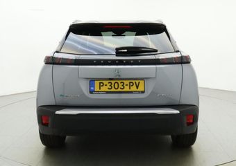 Peugeot e-2008 EV GT Première 1 fase 50 kWh 8% Bijtelling! | automaat | 100% elektrisch | Cruise control | 3D cockpit | Keyless entry en start | Bluetooth | Lane assist | Climate control | DAB | Camera | Parkeersensoren