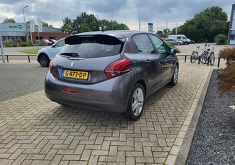 Peugeot 208 1.2 PureTech Signature