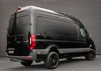 Mercedes-Benz SPRINTER 319CDI L2H2 RWD 190PK FULL BLACK JB- EDITION / 3500KG / NEW / DIRECT RIJDEN / NAVIGATIE / PDC / FULL / LED
