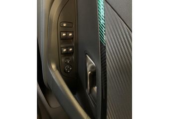 Peugeot 2008 1.2 PureTech Allure Pack 100PK NAVIGATIE-PARKEERSENSOREN-CLIMATE CONTROL