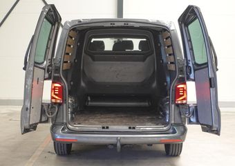 Volkswagen TRANSPORTER 2.0 TDI L2H1 28 Dubbele Cabine Highline Automaat Airco Cruise Control adaptief Parkeersensoren Trekhaak