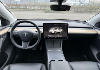 Tesla Model Y Long Range AWD 75 kWh PANORAMADAK